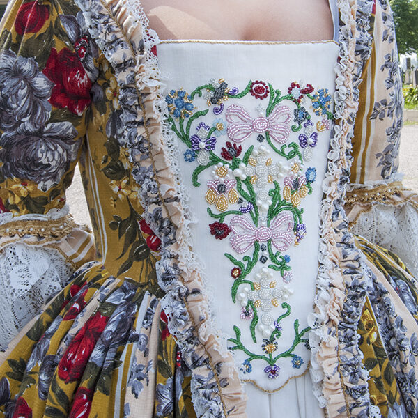 18th century stomacher beadwork embroidery / 1700tal bröstlapp pärlbroderi BRÖSTLAPP
